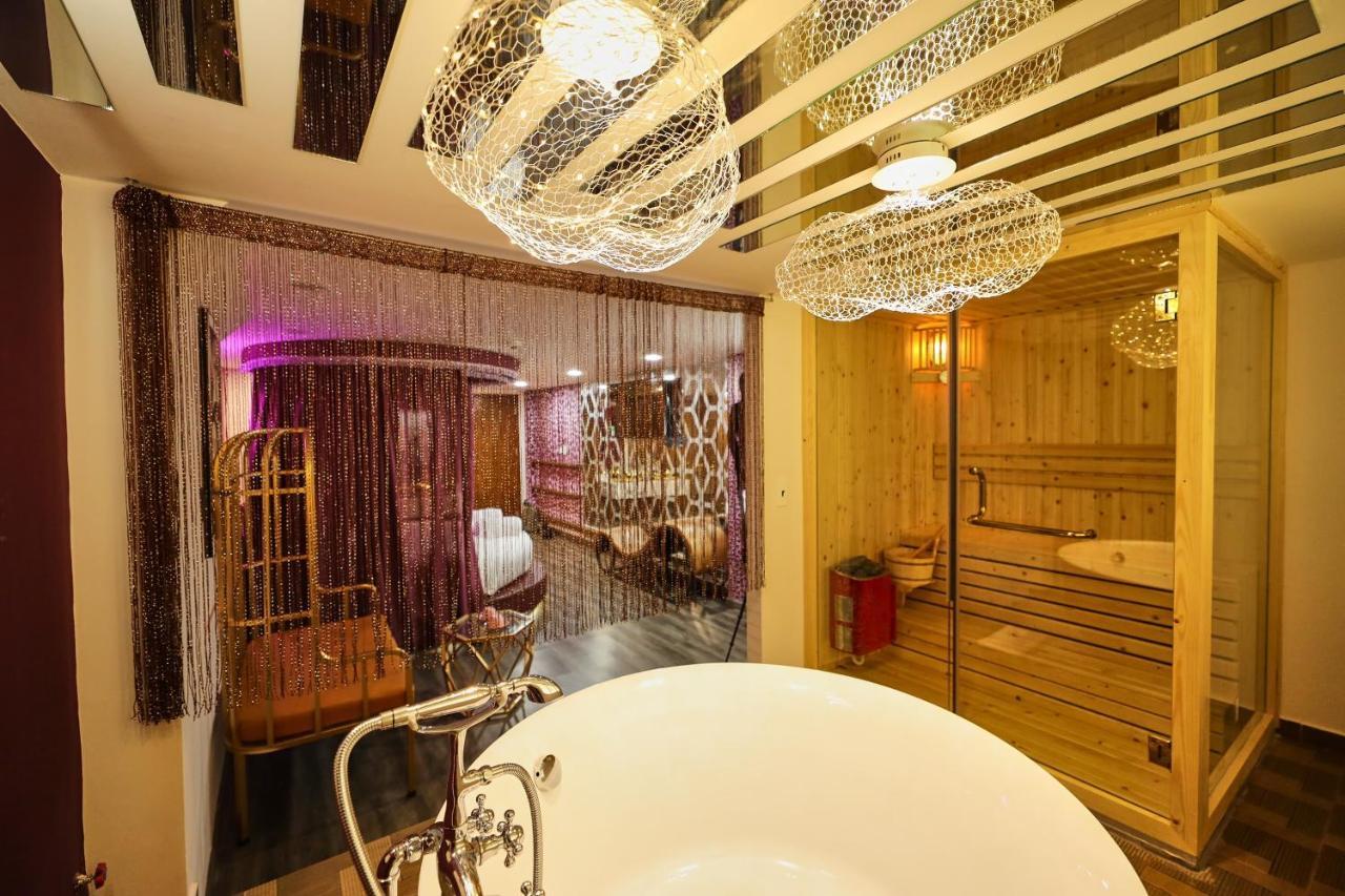 Eros Hotel - Love Hotel Ho Chi Minh City Exterior photo